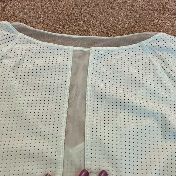 Lululemon shirt - Picture 4 of 5